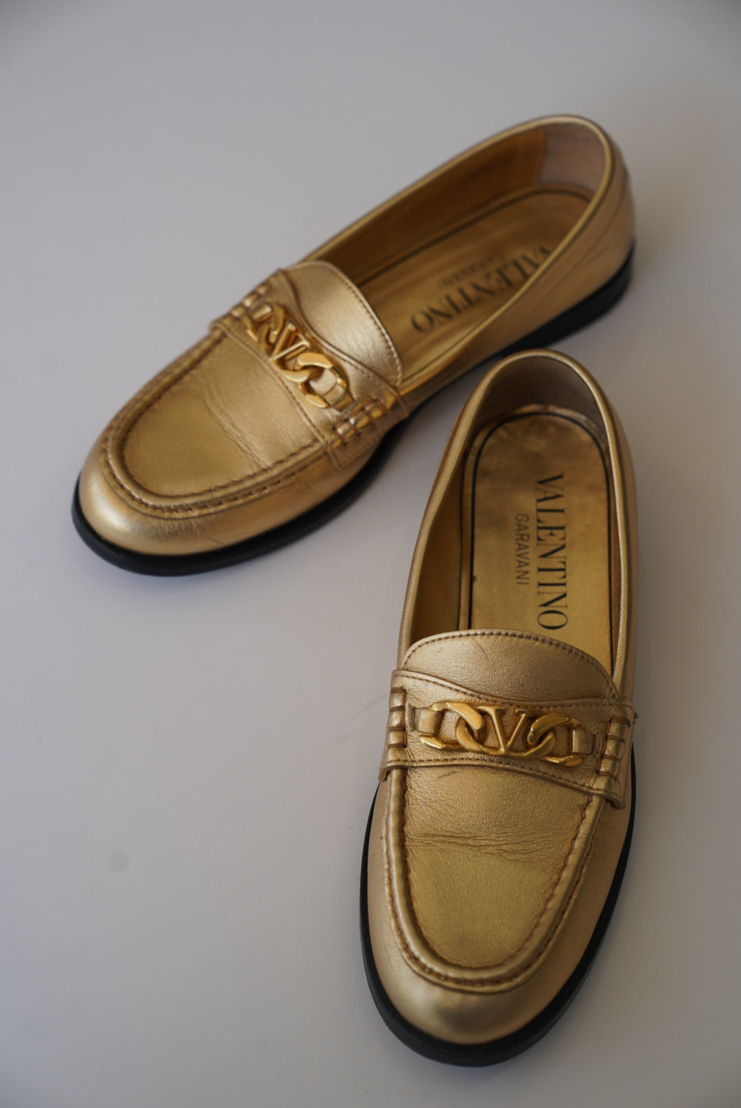 VLogo Chain Loafers in Metallic Nappa