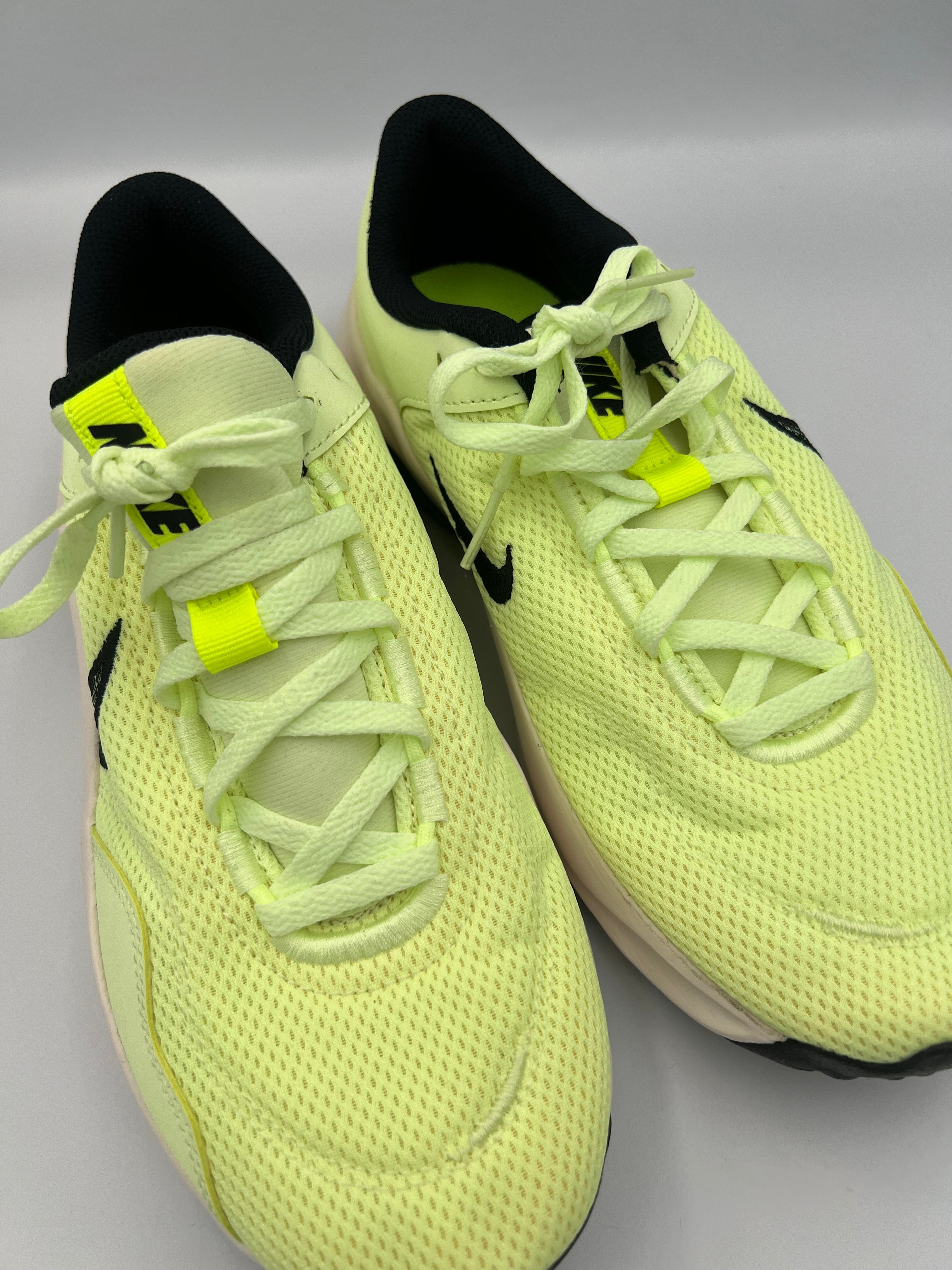 Legend Essential Training Sneakers