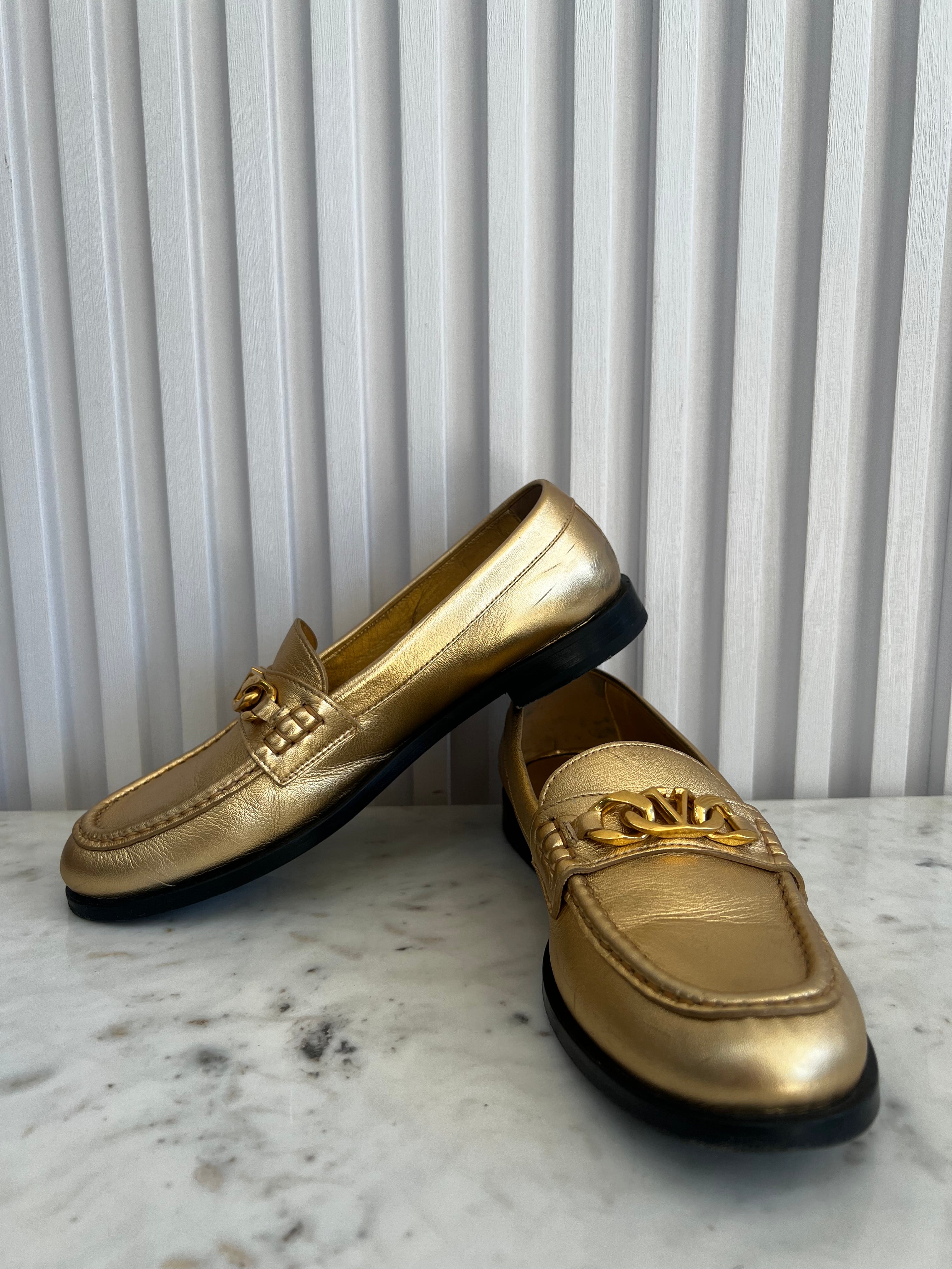 VLogo Chain Loafers in Metallic Nappa