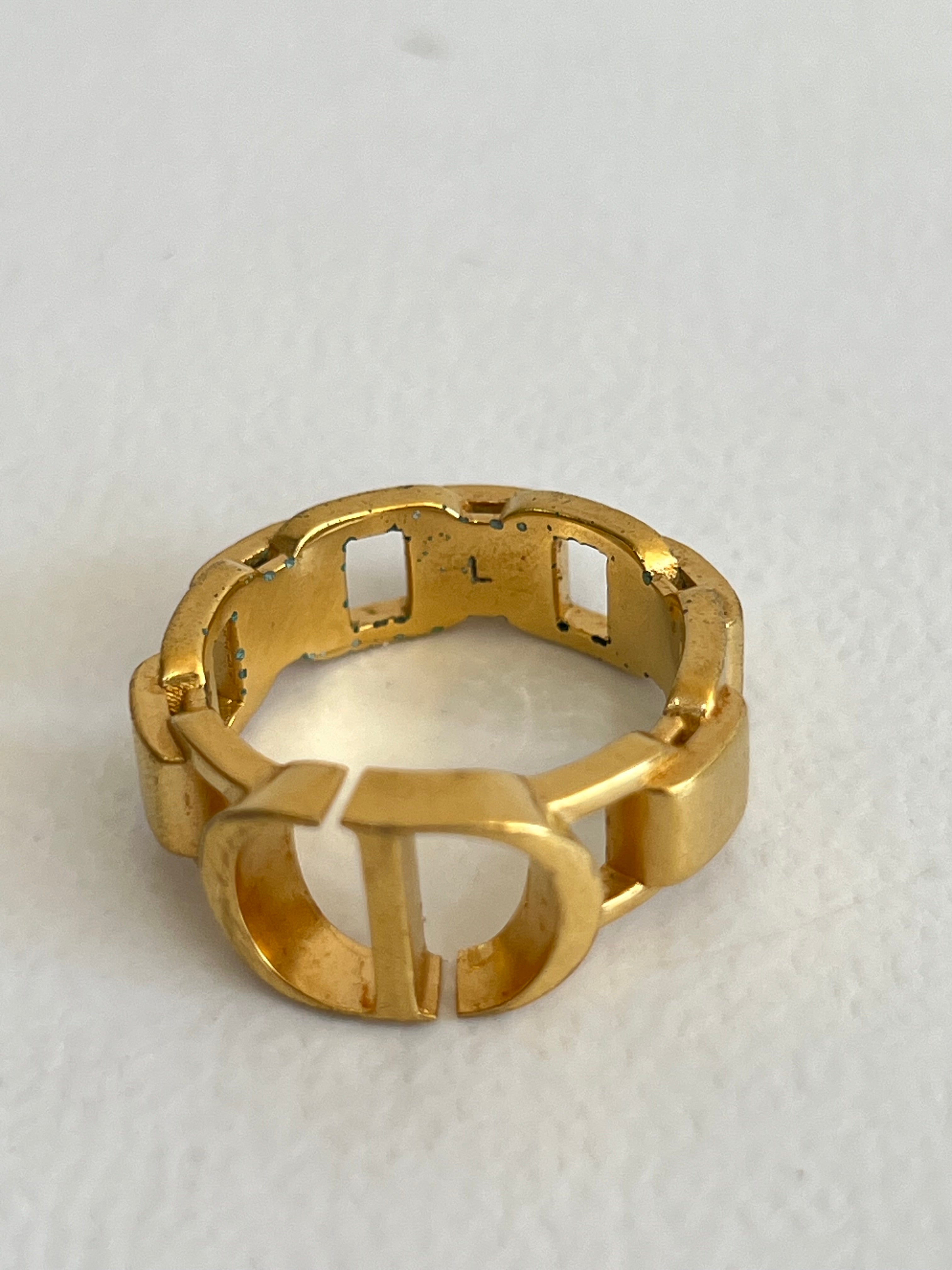 Montaigne Ring