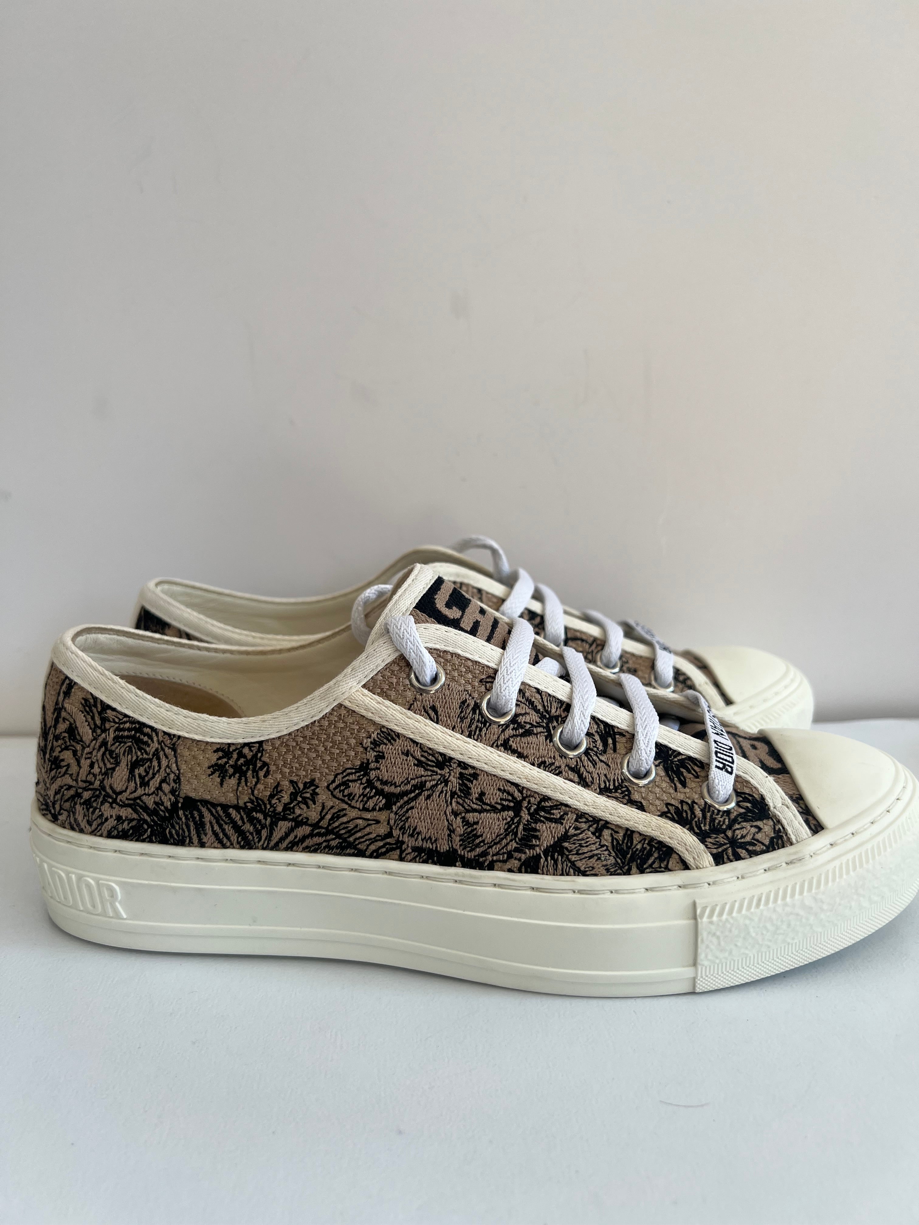 Walk'n Sneakers