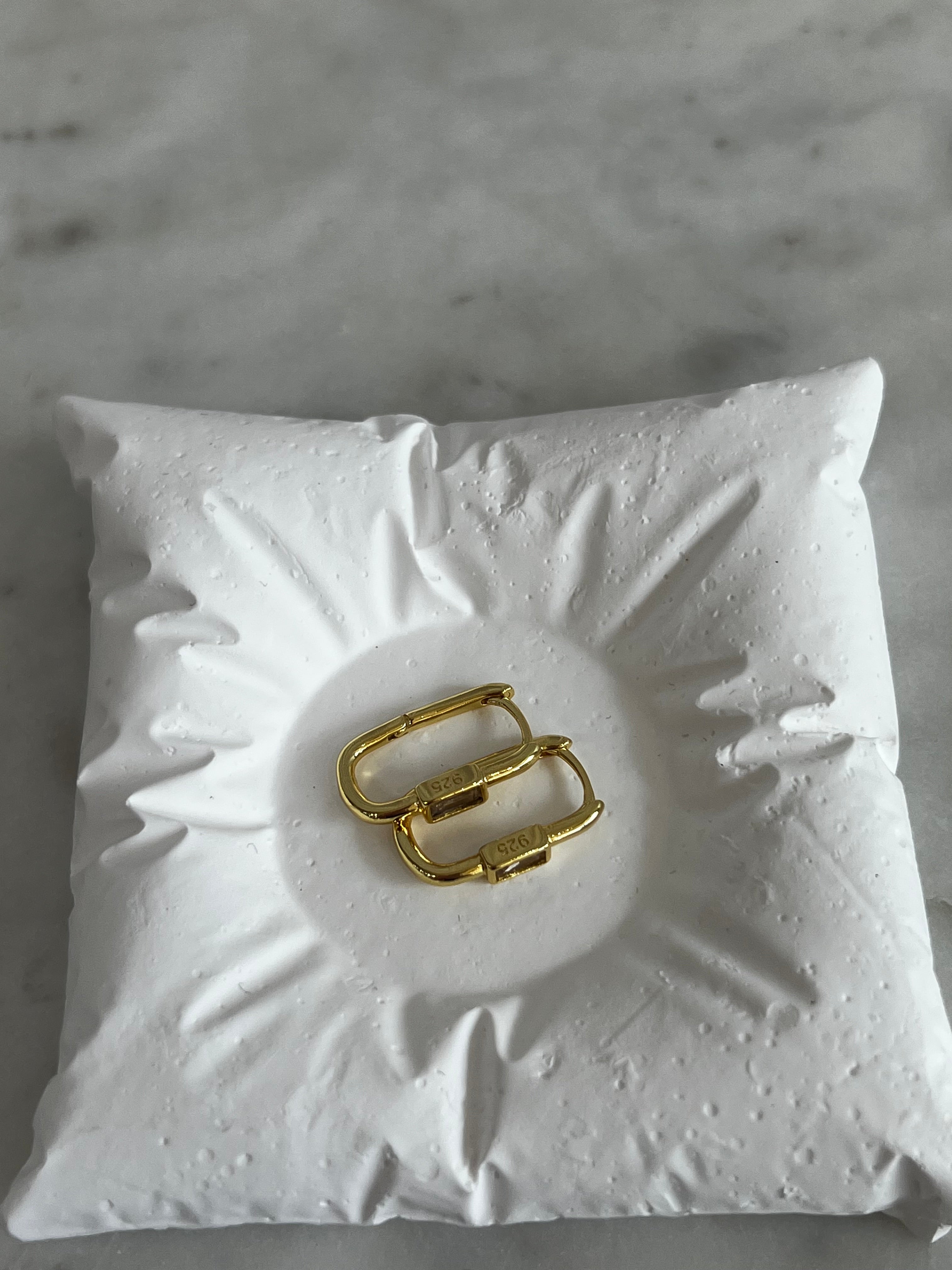 Gold Oval Huggies