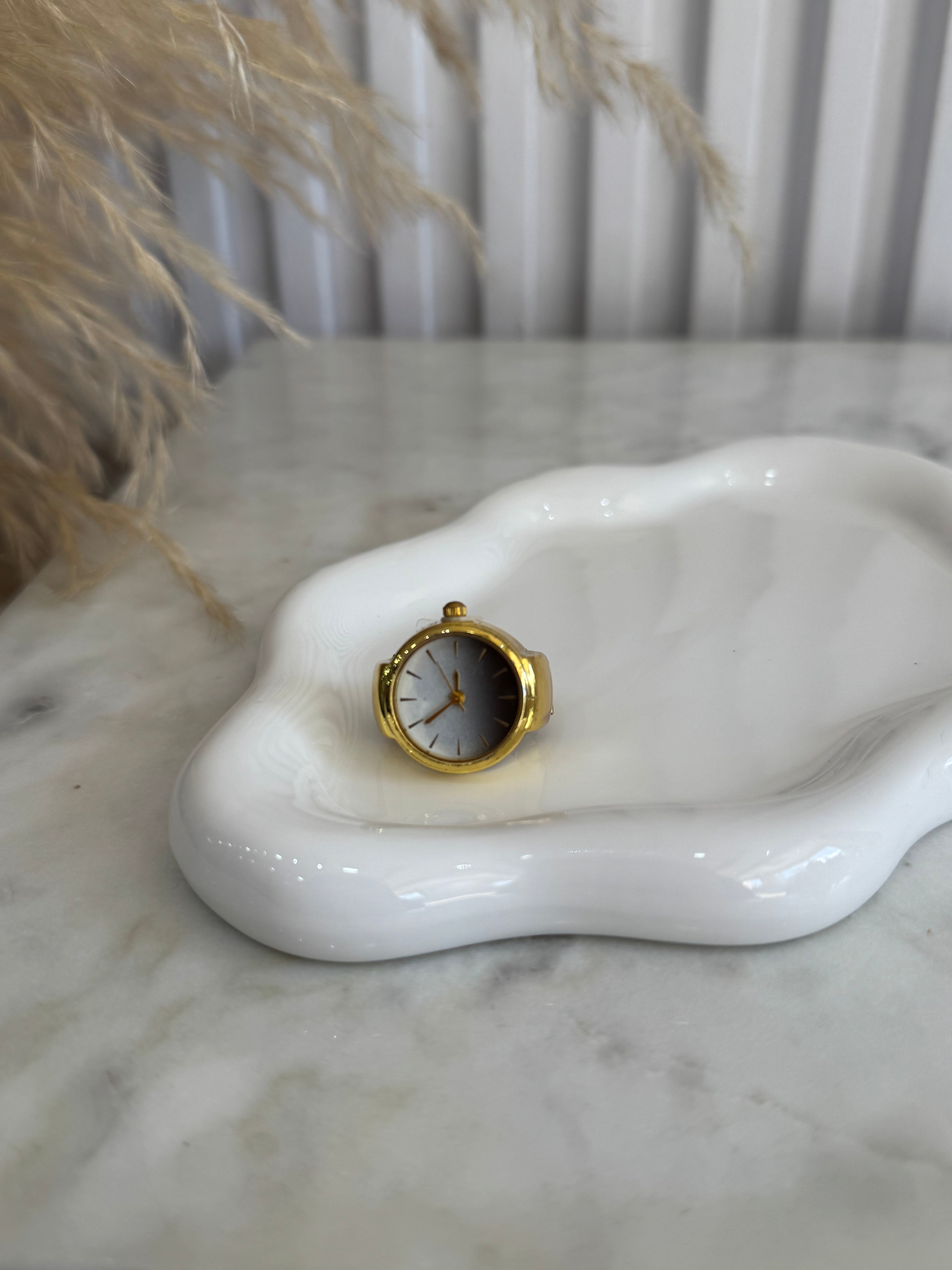 Ombré Face Ring Watch