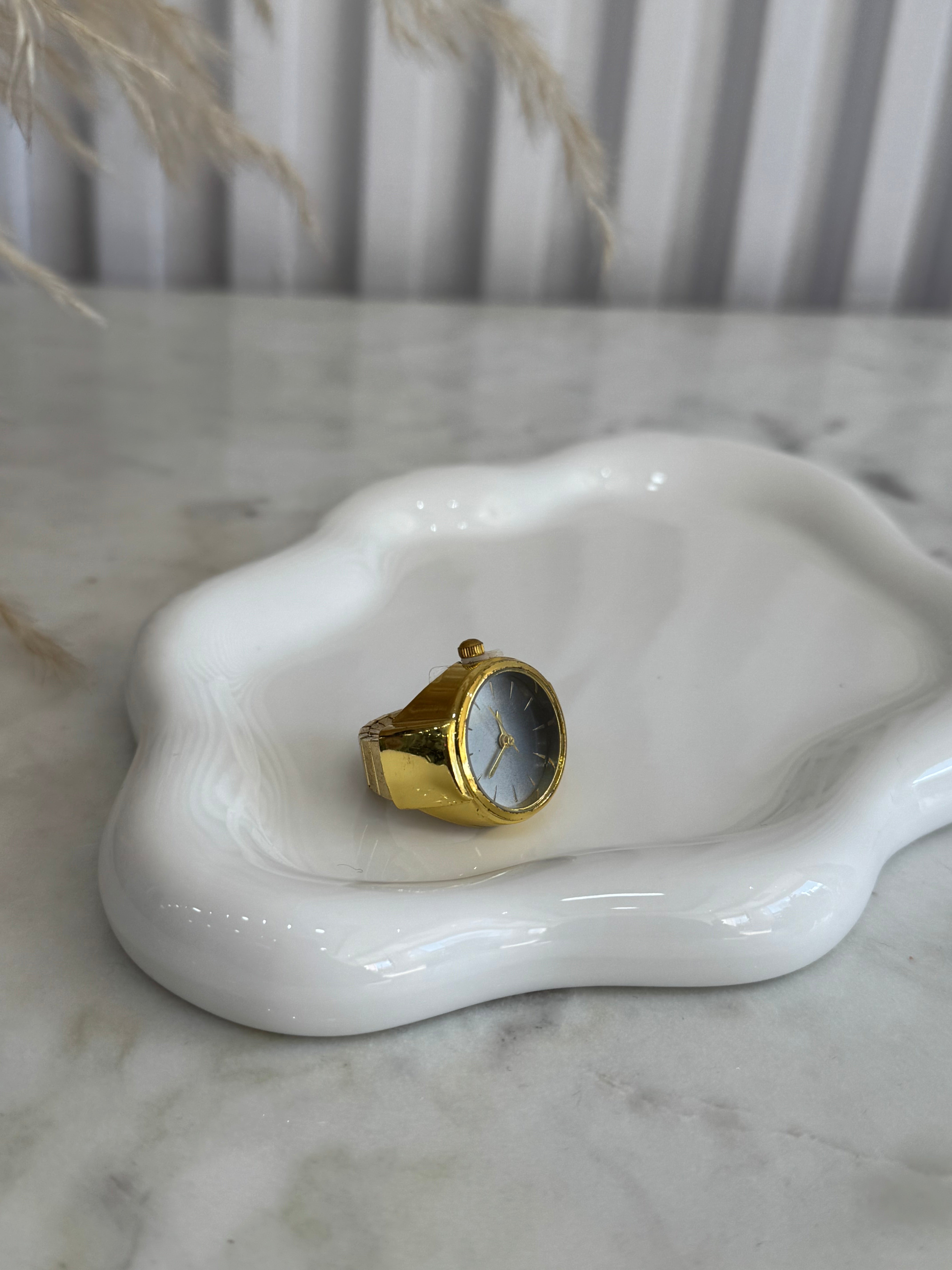 Ombré Face Ring Watch