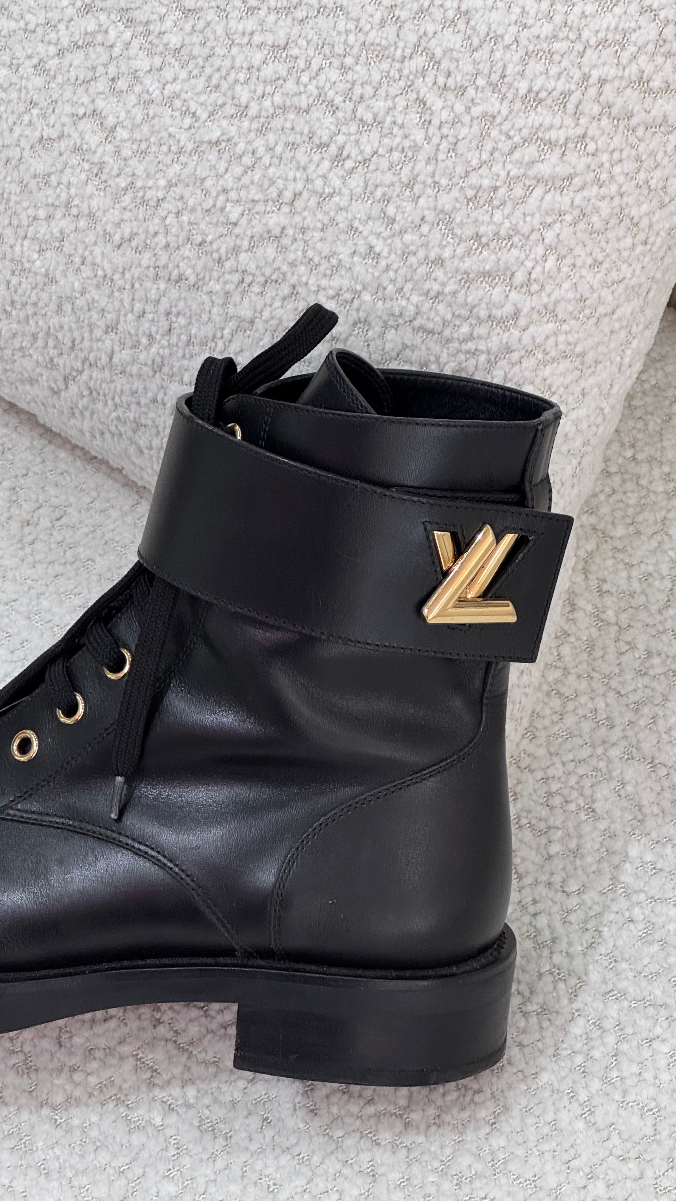 Wonderland Boots
