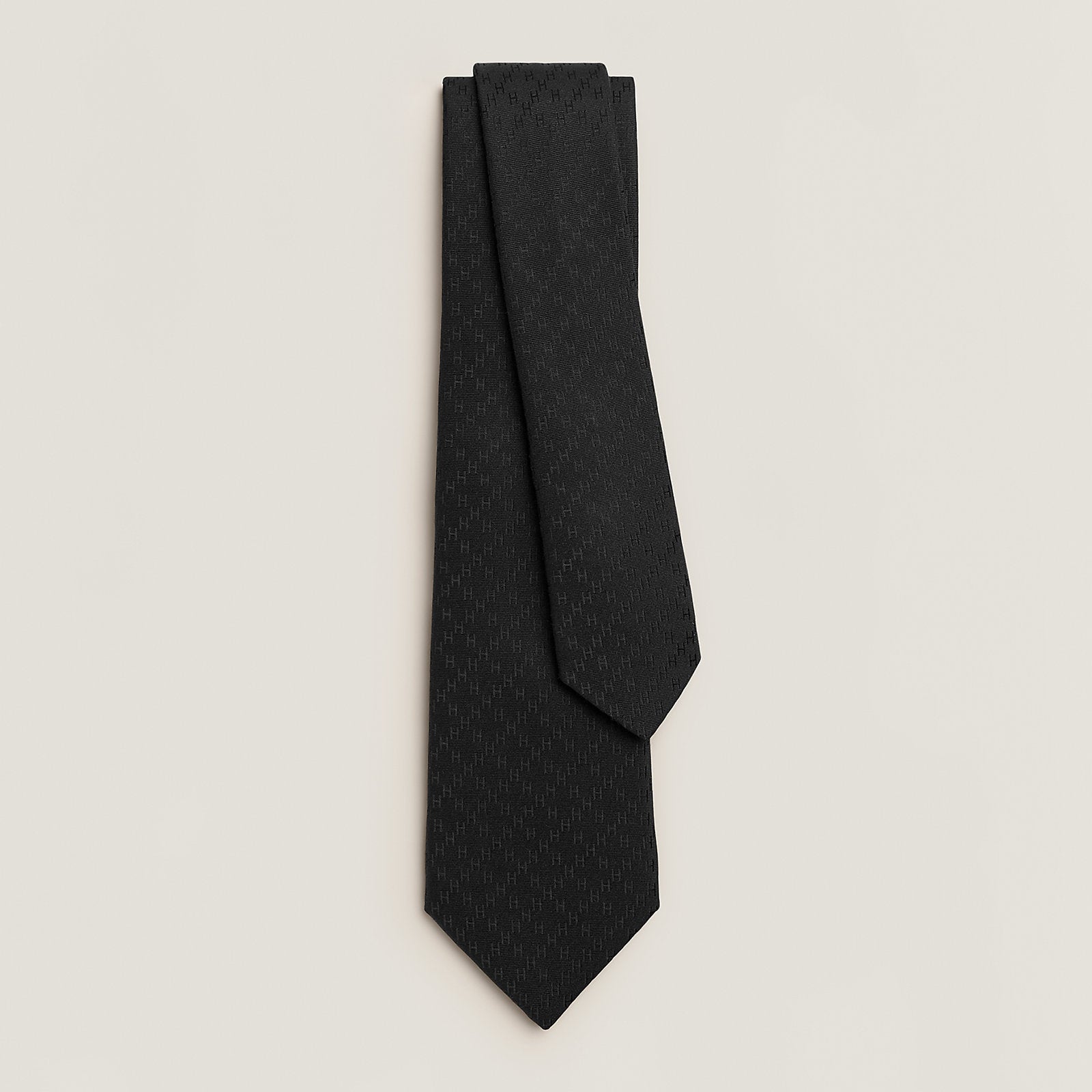 H Tie Noir