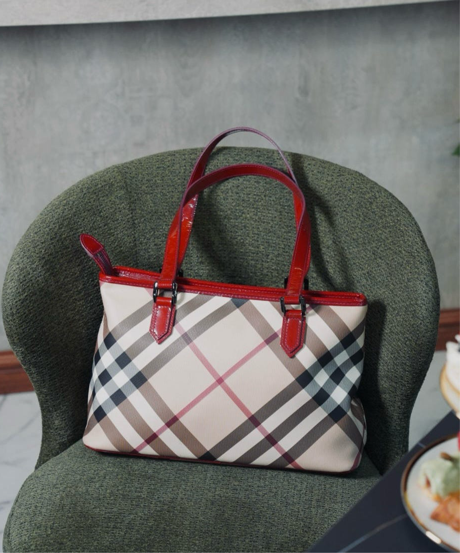 Nova Check Medium Tote Bag
