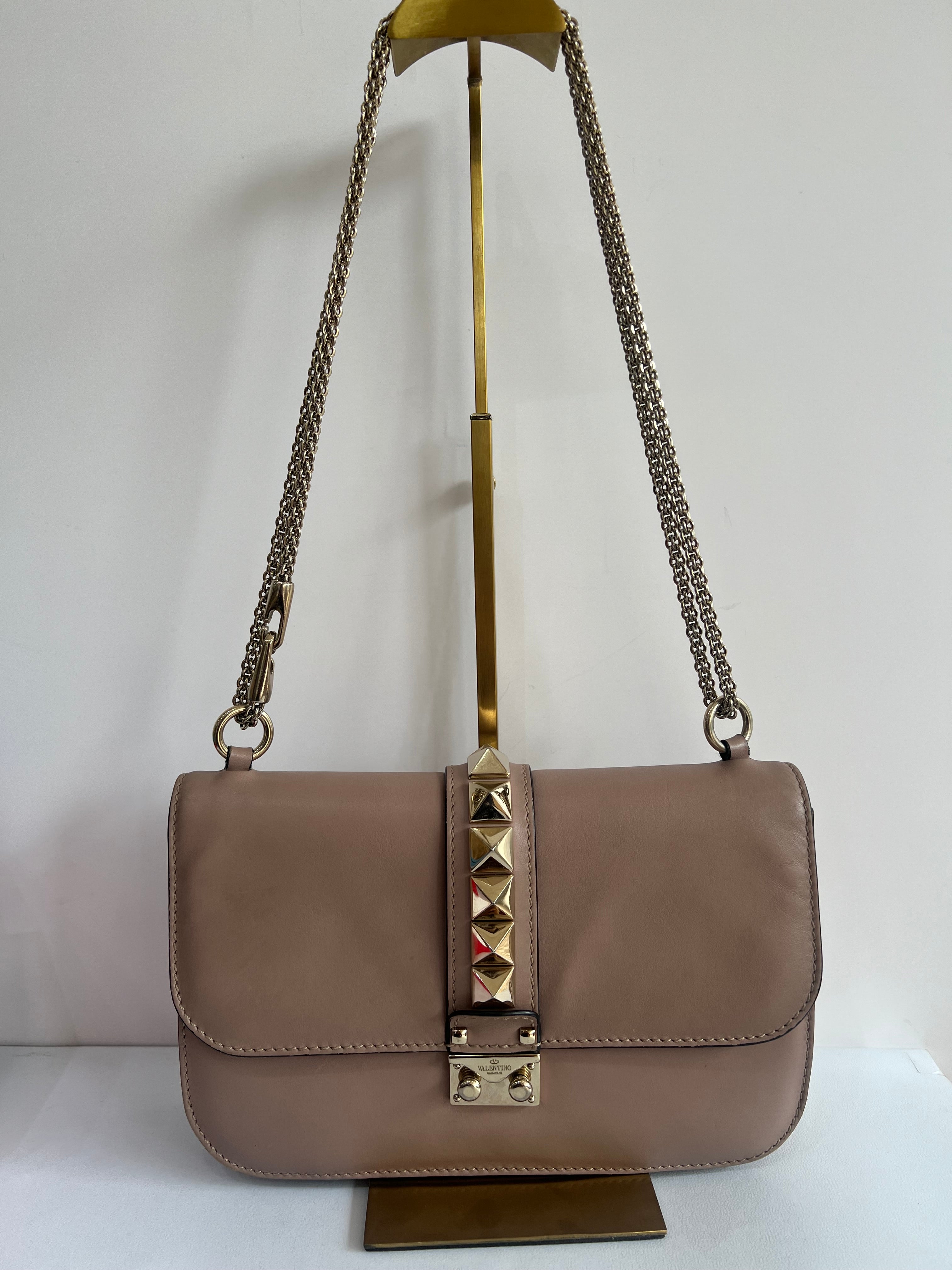 Glam Lock Rockstud Medium Shoulder Bag