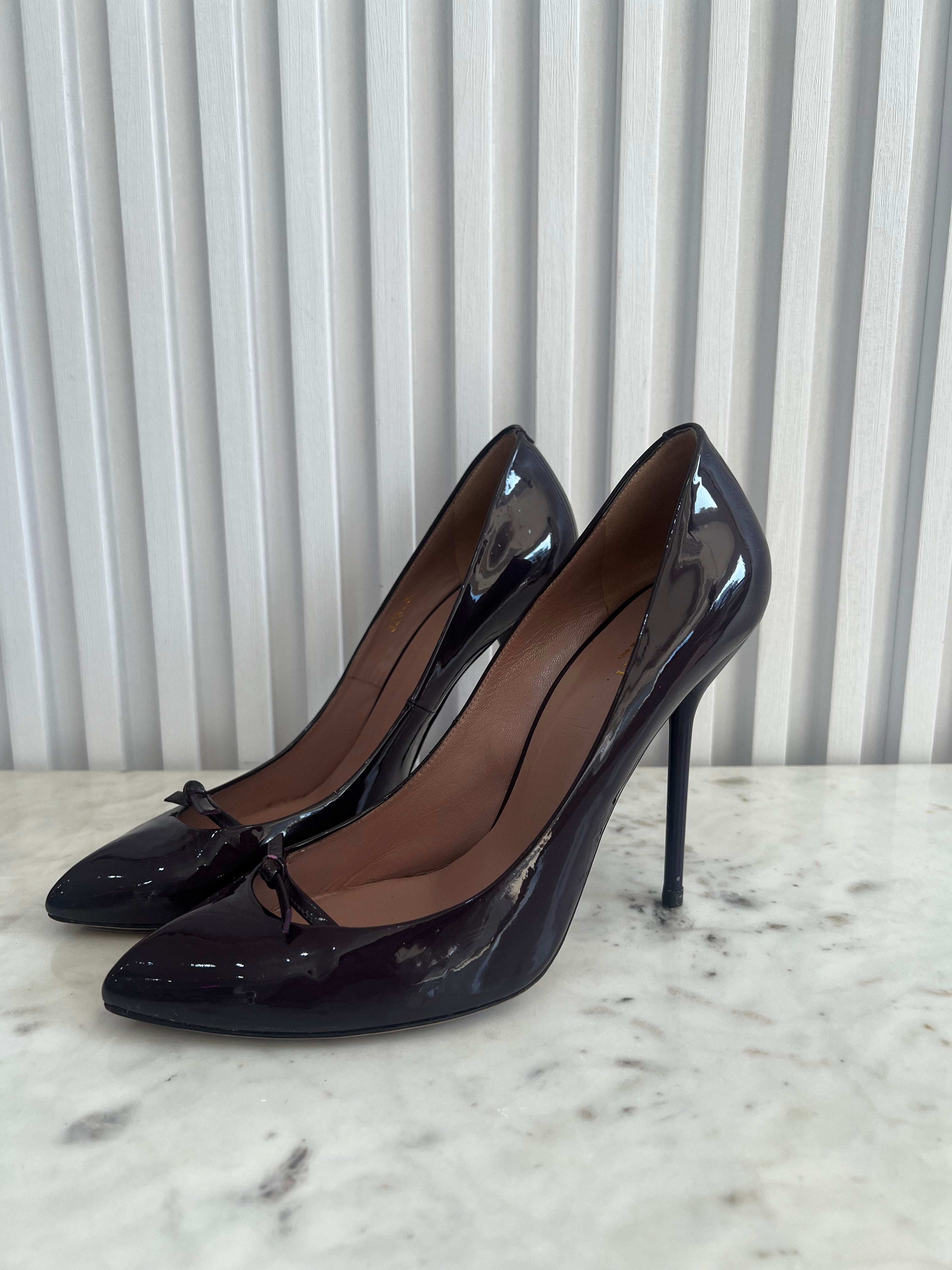 Bow Patent Pumps